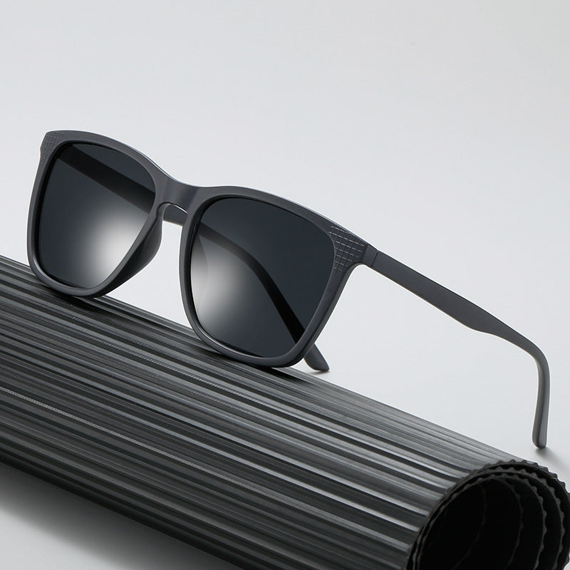 Street Photo Of Vintage Fashionable Resin Sunglasses