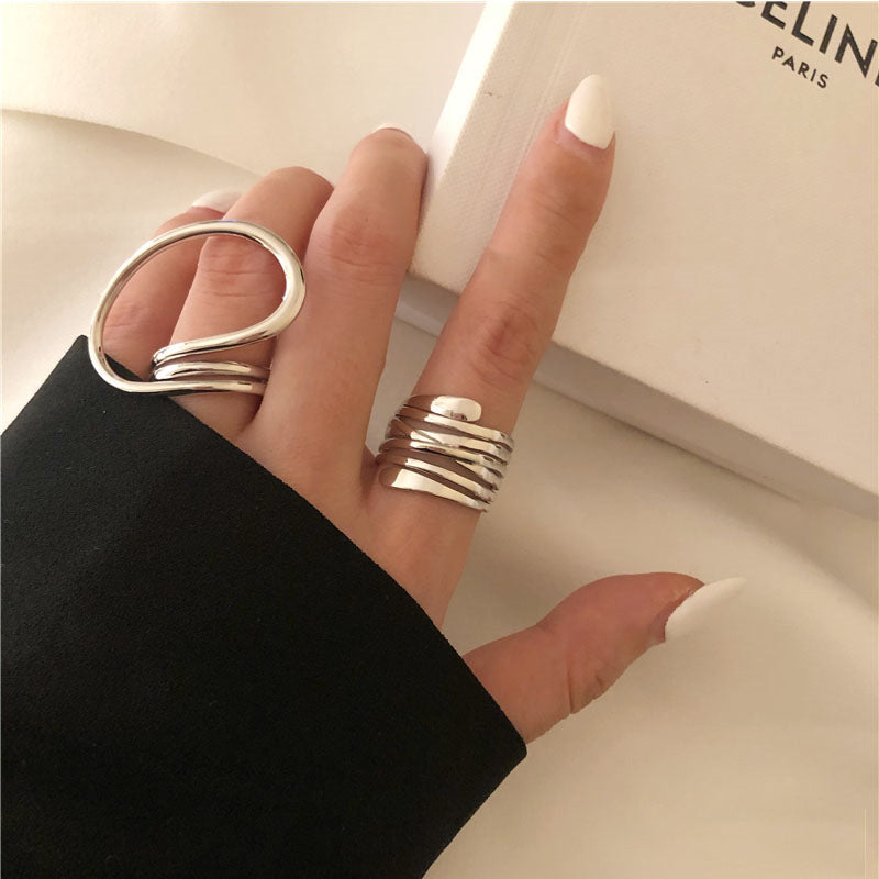 Irregular Exaggerated Large Circle Multi-dimensional Twisted Geometric Ring